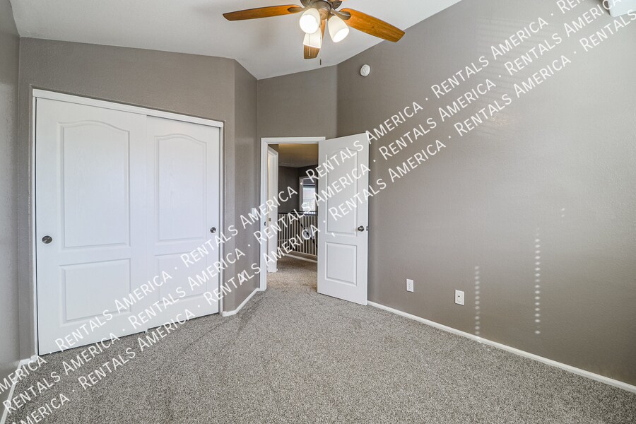 Building Photo - 116 W Holstein Trail