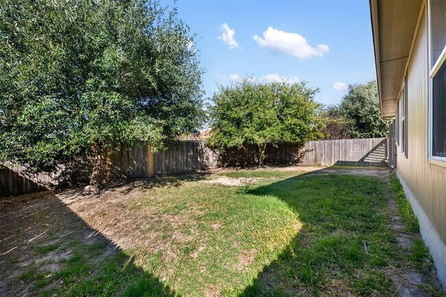 Building Photo - 220 Bauxite Dr