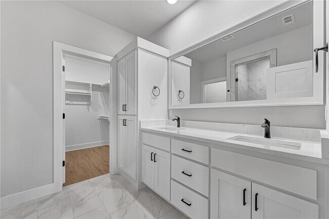 Building Photo - 1850 Momi St