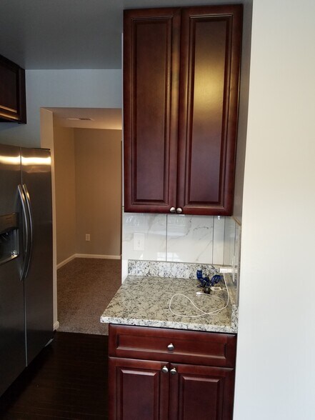 Kitchen - 6329 Fenestra Ct