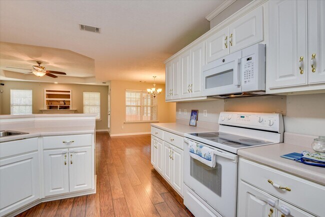 Building Photo - 703 Cannock Loop