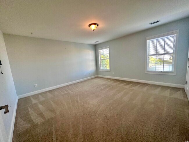 Building Photo - 634 Plantation Oaks Dr