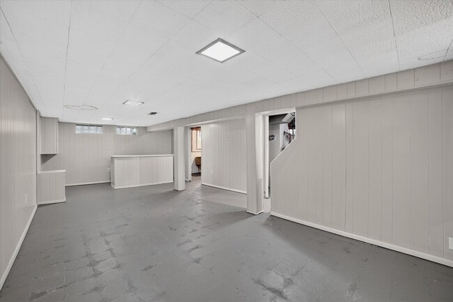 Building Photo - 14112 Krems Ave