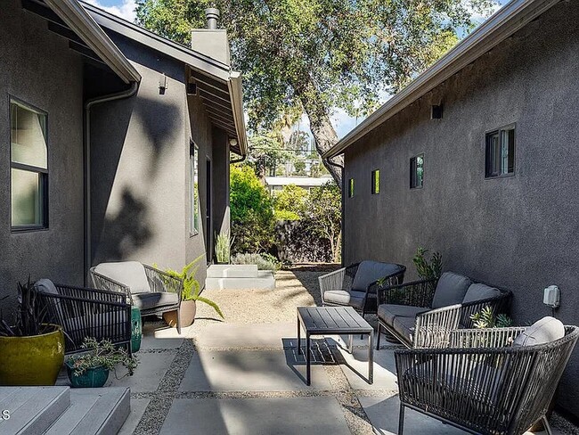 Building Photo - 5024 El Verano Ave
