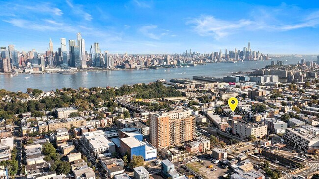 Building Photo - 120 32nd St