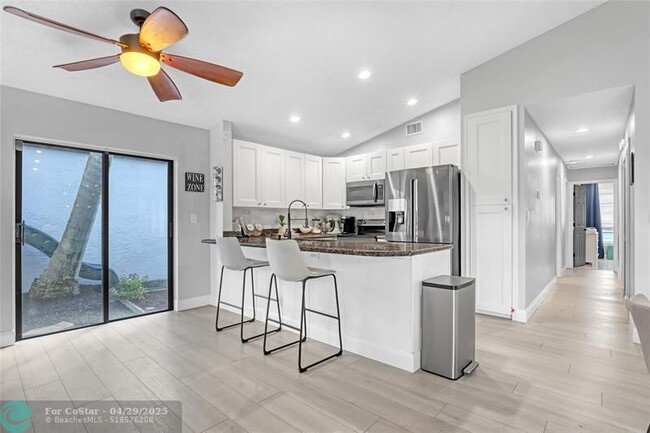 Building Photo - 11531 Clear Creek Pl