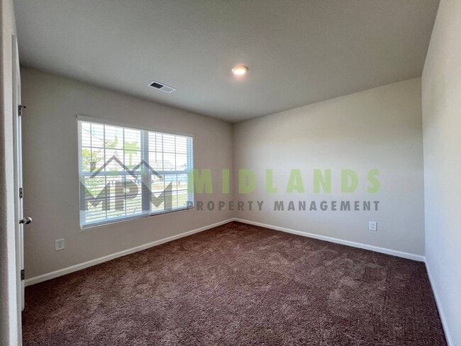 Building Photo - 645 Wild Tulip Ct