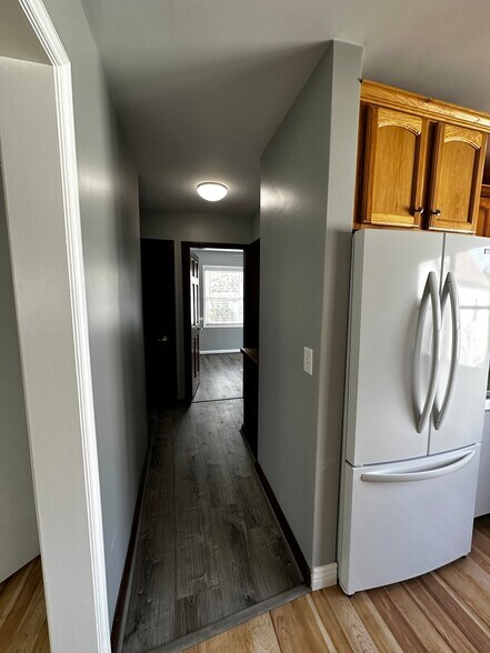 Building Photo - 2019 E Lambourne Ave