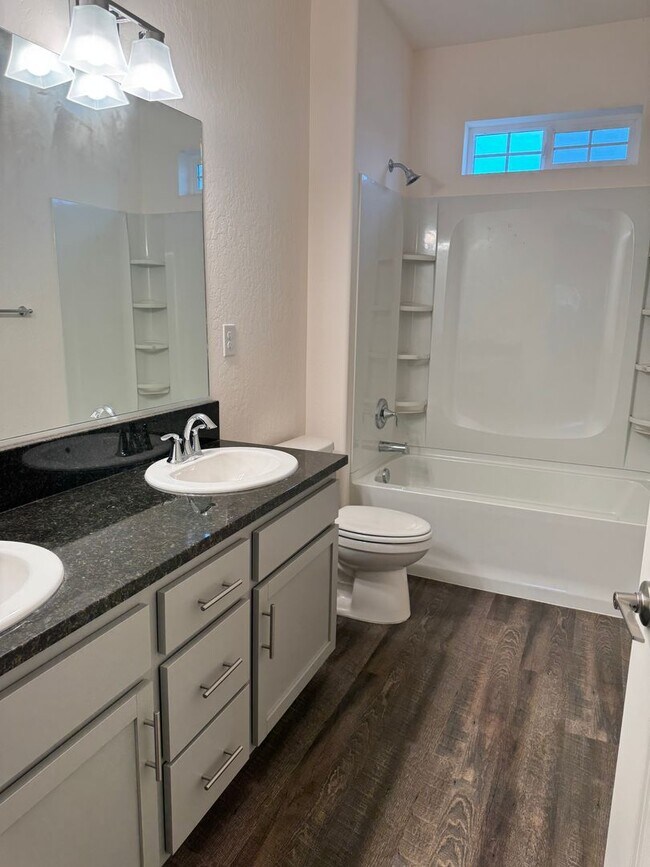 Building Photo - Single Family Home