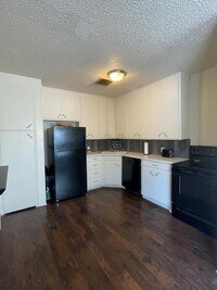 Building Photo - 1501 N Texas Ave