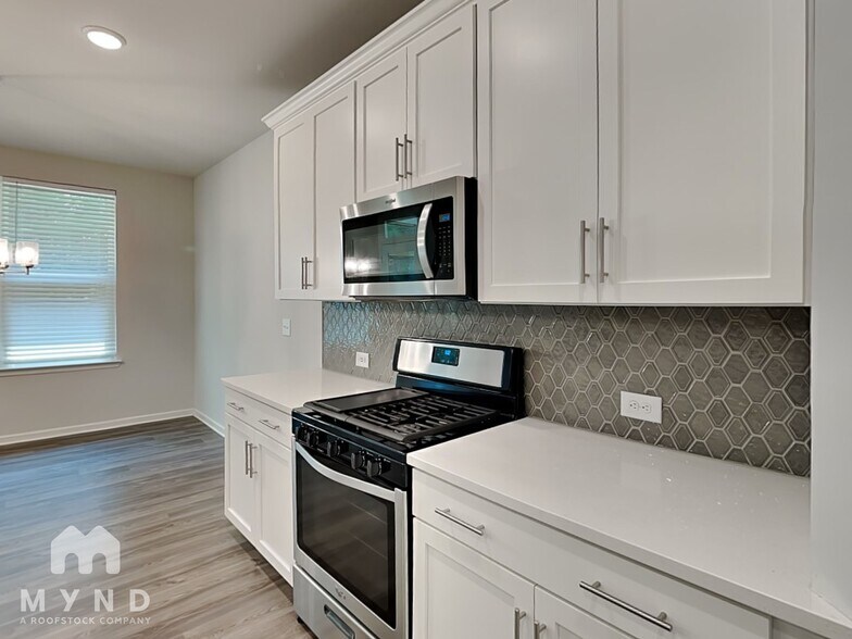 Building Photo - 683 Riverwood Pass