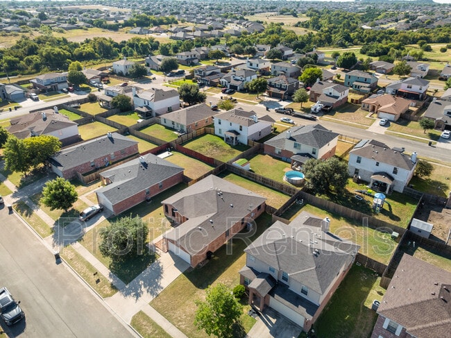 Building Photo - 3308 Catalina Dr