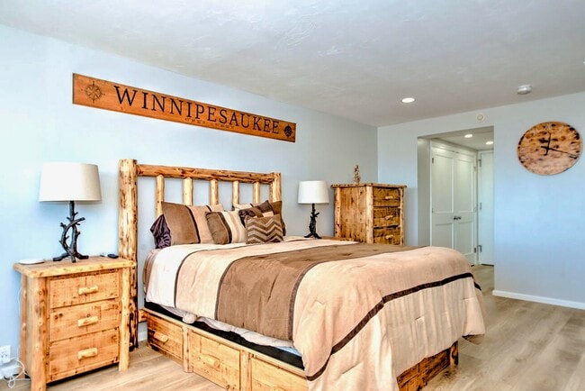 Building Photo - Cedar Lodge 305