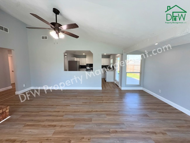 Building Photo - 8917 Vernon Dr