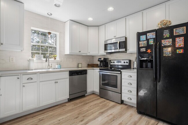 Building Photo - 309 Julia St