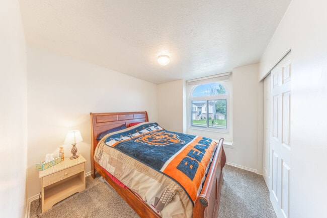 Building Photo - 5508 S 4225 W
