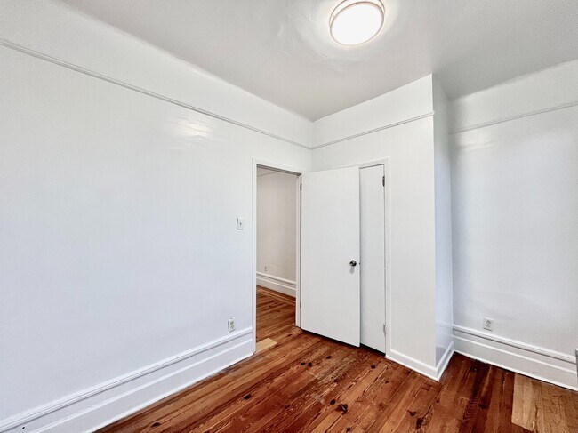 Building Photo - 22 St Nicholas Pl