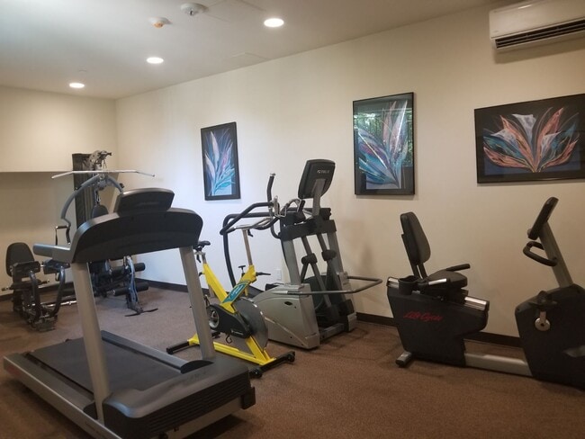 Building Photo - 4440 Vantage Ave