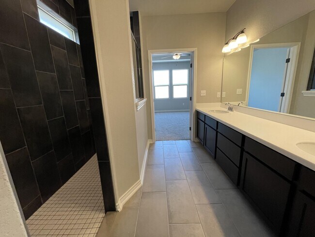 Building Photo - 8022 Calma St