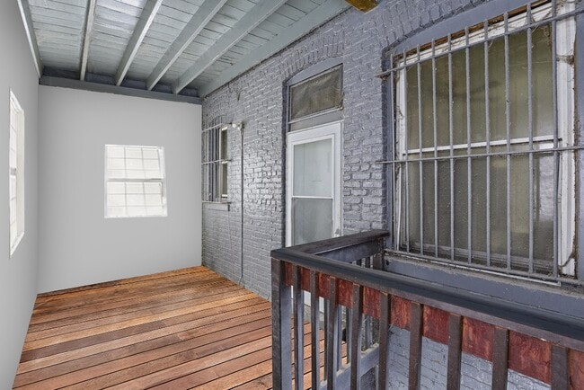 Building Photo - 5341 S Indiana Ave