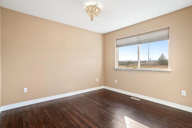 Building Photo - Now Available for Rent – Beautifully Upgra...