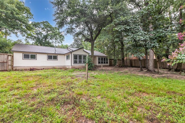Building Photo - 1602 Pine Oak Dr