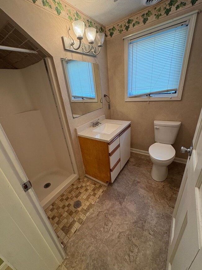 Building Photo - 933 S 4th St