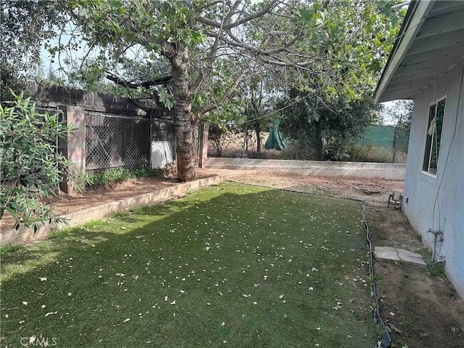 Building Photo - 501 University Pl