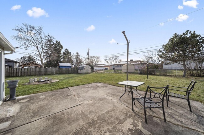 Building Photo - 1585 Peace Pl