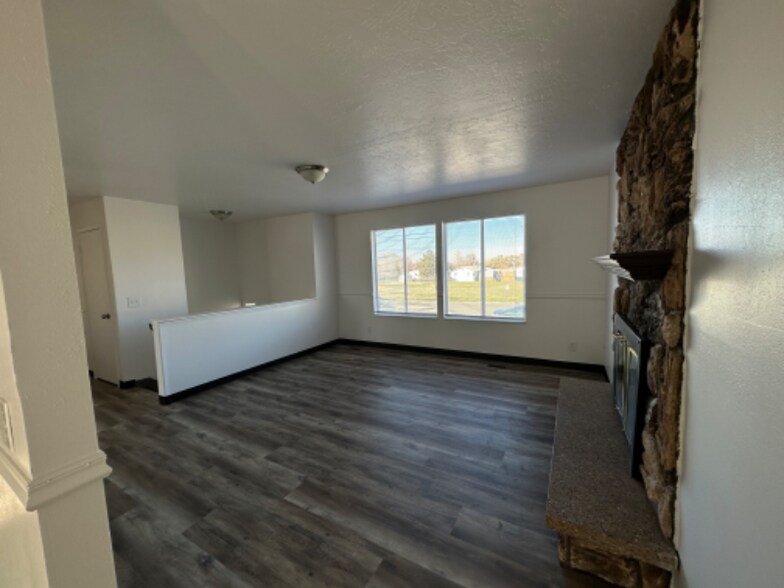 Building Photo - 535 W 400 N