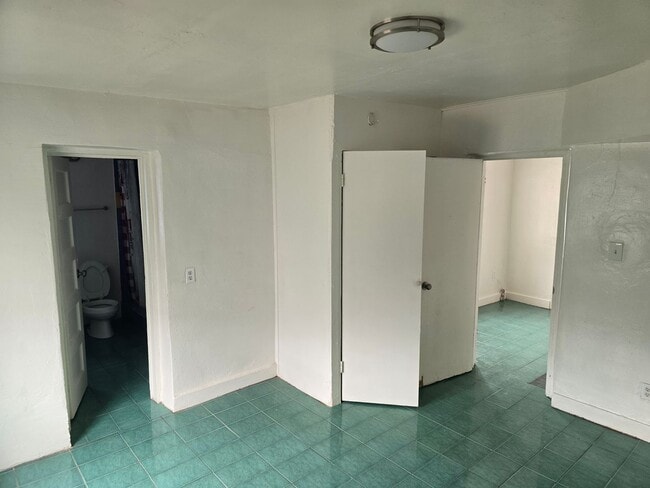 Building Photo - pm0501