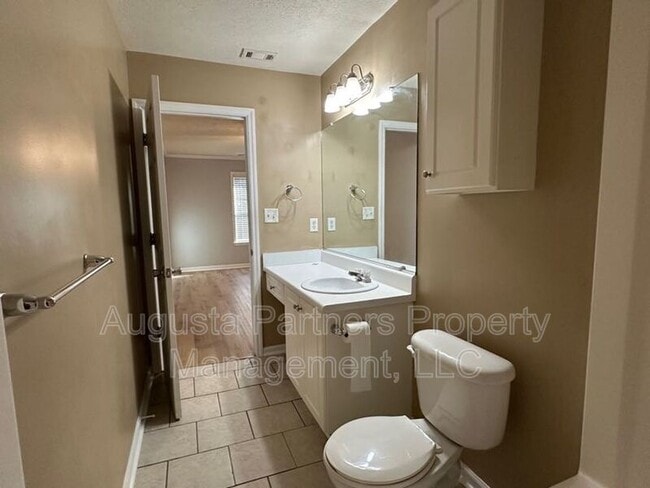 Building Photo - 5243 Aruba Cir