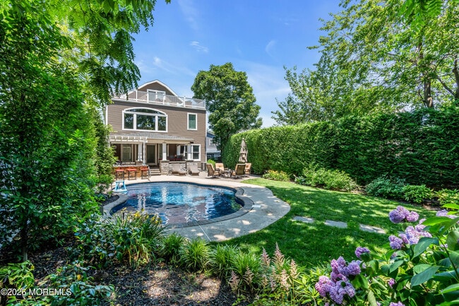 Building Photo - 609 15th Ave