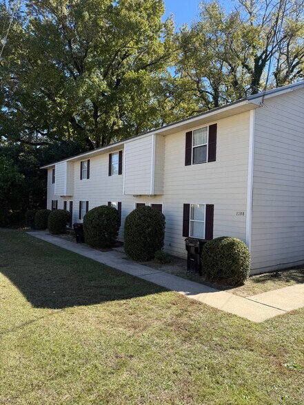 Building Photo - 1208 37th St