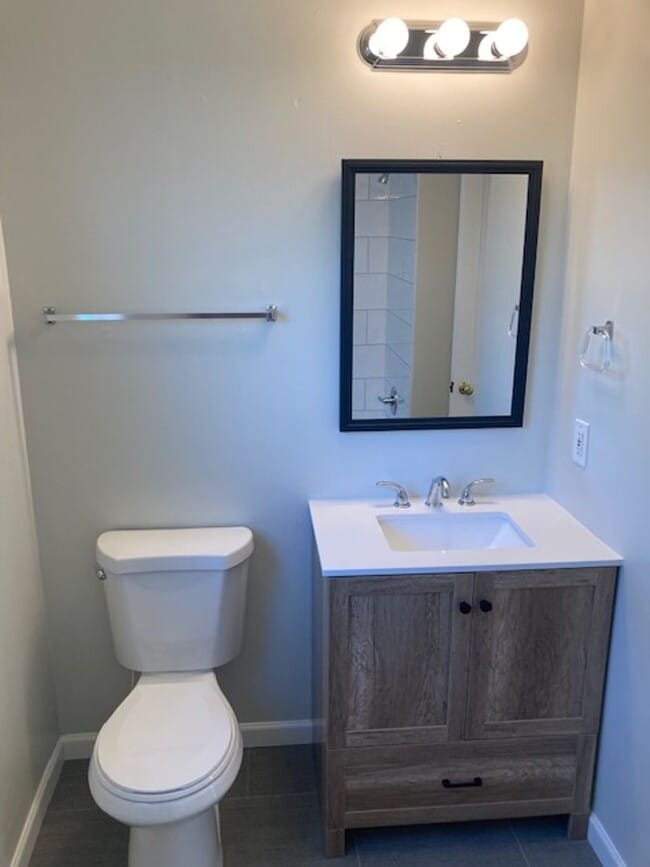 Building Photo - Updated North Tabor 2 Bedroom, 1 Bathroom ...