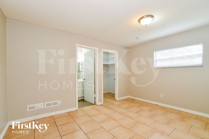 Building Photo - 1836 Columbine Dr