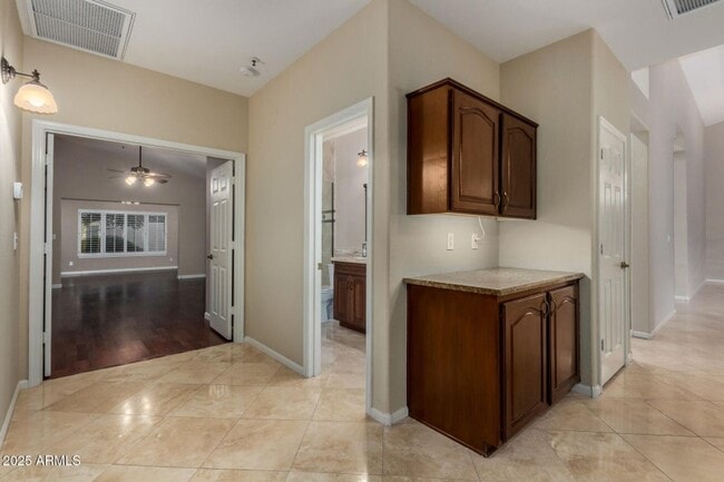 Building Photo - 4 Bedroom 2 Bathroom Scottsdale Ranch Home