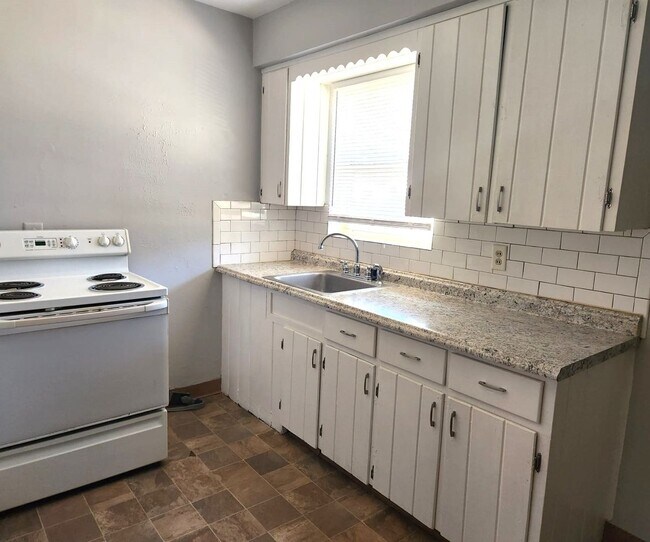 Building Photo - 1502 53rd St S