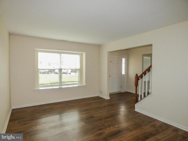 Building Photo - 2105 Lexington Mews