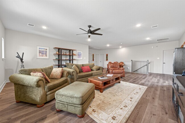 Building Photo - 9979 Pebble Glen Dr