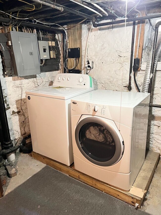 Building Photo - 79 S 16th St