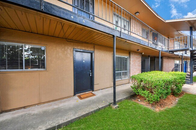 Building Photo - 1529 Wirt Rd