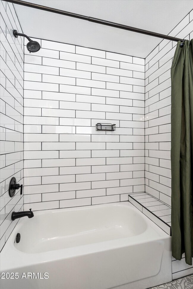 Building Photo - 4837 E Pershing Ave