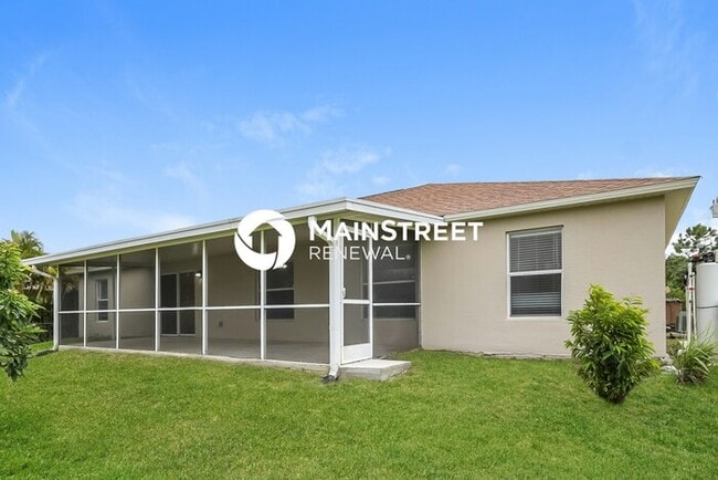 Building Photo - 3 Bedroom Pet-Friendly Home in Lehigh Acre...