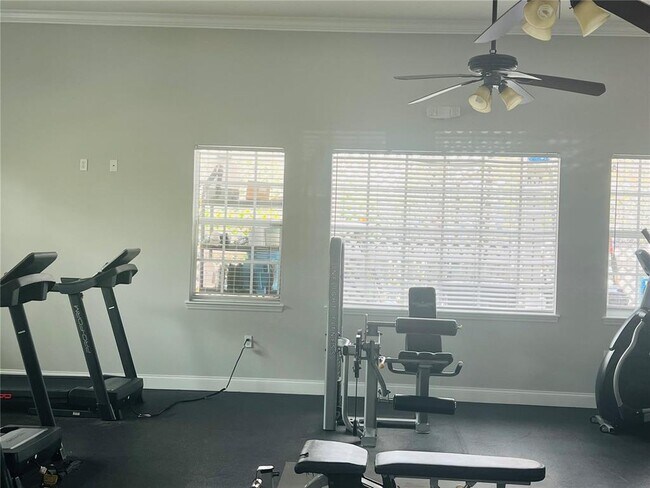 Building Photo - 6562 S Goldenrod Rd