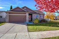Building Photo - 2656-Square Foot Home with 4 Beds and 3 Baths in Coeur d'Alene Place!