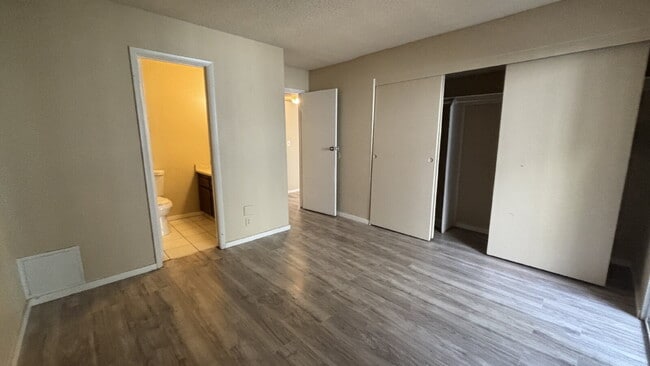 Building Photo - First Floor 2-bed, 2-bath, no carpet here!