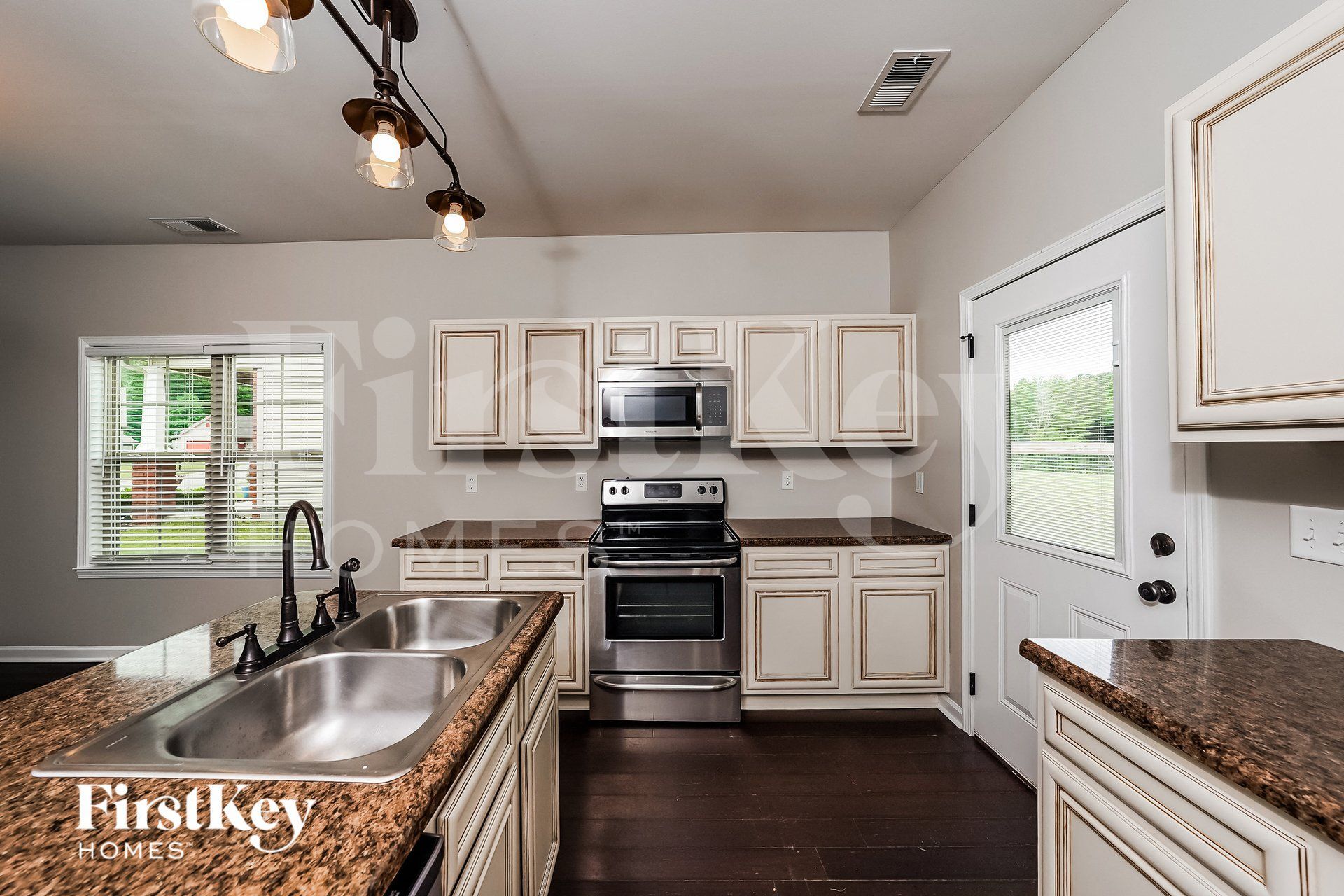 Building Photo - 345 Deer Creek Way