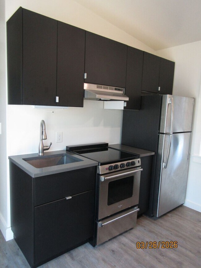 Building Photo - 6127 Old Redwood Hwy