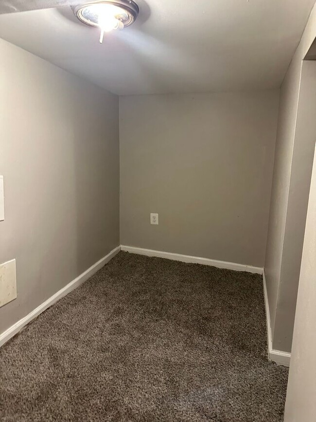 Building Photo - Spacious, Newly Renovated Home! Central Air! Finished Basement! W/D! Double Level Rear Deck! Avai...